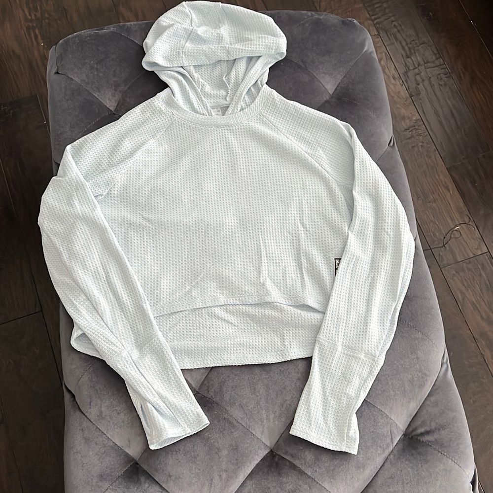 Adidas waffle weave hooded long sleeve cropped tee shirt size small